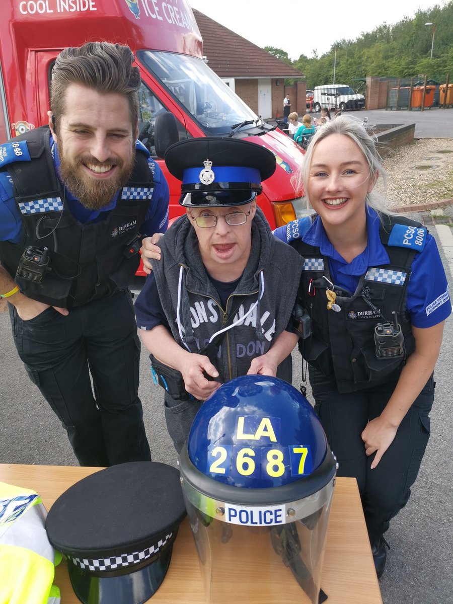 📸"Thank you to the members at Options for showing us kindness and for always making us feel welcome." 

CCO Callan &amp; PCSO Walls thoroughly enjoyed their visit to  Options Summer festival at <a href="/PioneeringCare/">Pioneering Care Partnership (PCP)</a> last week. 

Check out those smiles 😁⬇️