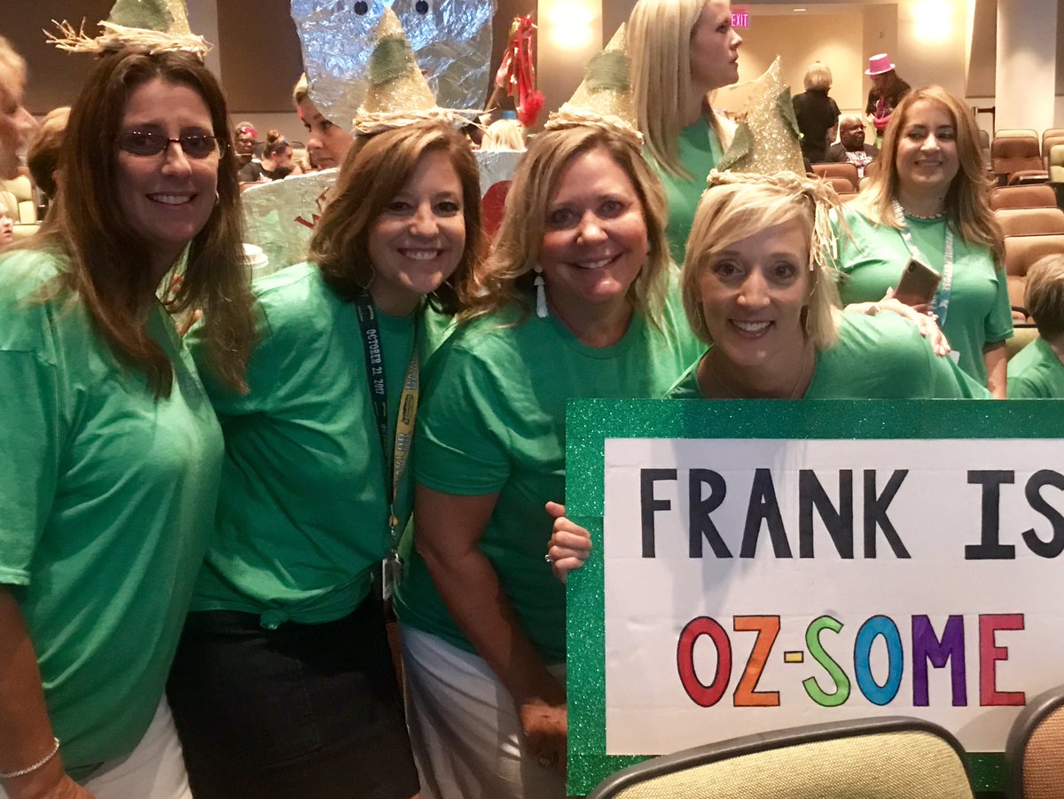 KPavlesic's tweet photo. Frank is Oz-some #kleinfamily https://t.co/ZPoOPglIPO