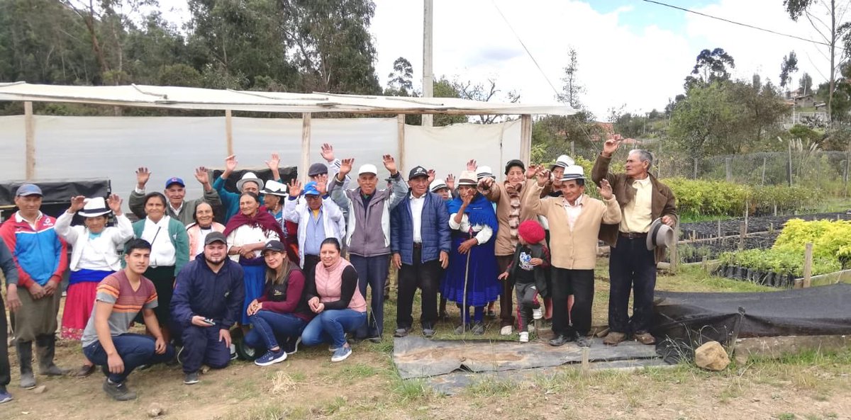 FONAPA1's tweet photo. Grupo de adultos mayores apoya al vivero en Quingeo. Se producen hortalizas, plantas forestales y frutales. en beneficio a más de 10 organizaciones de agroproductores. Gracias @PROAmazoniaEC, @Ambiente_Ec, @PNUDEcuador por fortalecer a @ETAPAOficial https://t.co/hCMdDuhkUE