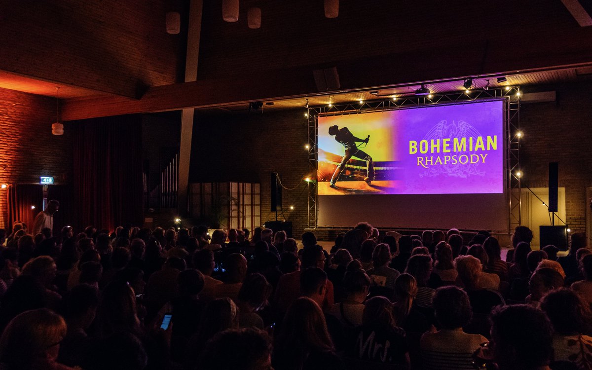 Wat was het TOF! De week vloog voorbij. Met een #fijn, #blij &amp; vooral #dankbaar gevoel kijken we terug. Dank aan iedereen die heeft genoten van #TOF! Met een 2e fotoserie, dit keer het #Bostheater &amp; #ET10, blikken we terug: facebook.com/TOFTerschellin…. Foto's: AlexHamstra&amp;KikiVisser.