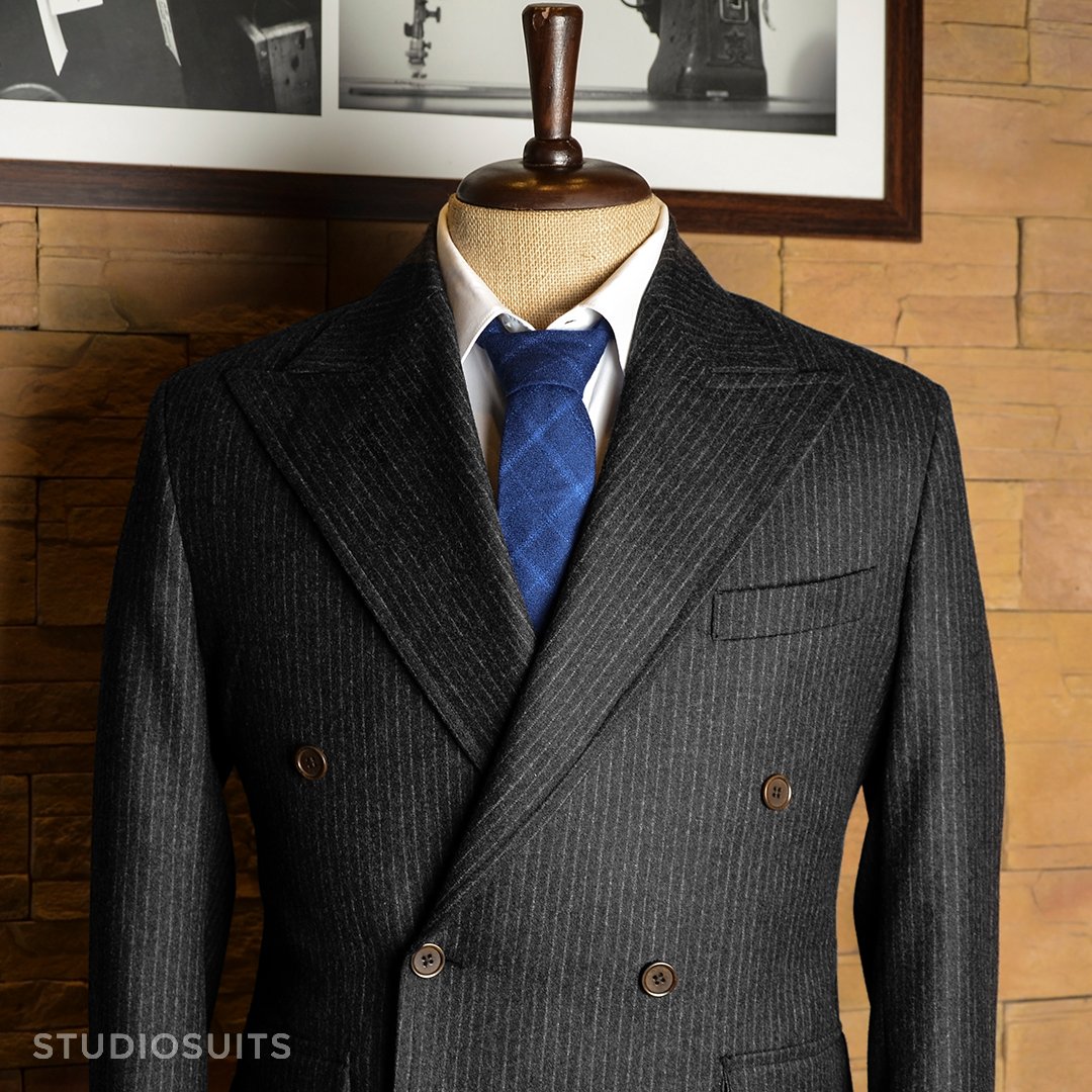 StudioSuits's tweet photo. Customer Order Spotlight!
Coat commissioned by our client from Wyoming, United States
You can buy this look from here:
https://t.co/7vsdh9MGTV
Fabric :  Lt Wt Charcoal Stripe Tweed, Buttons: Corozo Dark Brown, Working Cuff Buttons.
#coat #graycoat #stripecoat #mensfashion #style https://t.co/EN1BCUkhuS