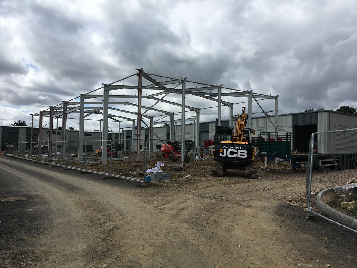 JLPLtd's tweet photo. Works are progressing well on the industrial units at Maricott Court, Southam with the final steel frame now completed. @ehB_Commercial @JCBmachines https://t.co/aNXbFlbPt9