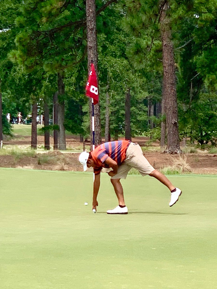 UTSAMensGolf's tweet photo. UTSA junior Chad Sewell holed out from the fairway for an eagle on the par-4 8th. He is currently tied for 6th at -1 at the @USGA U.S. Amateur at Pinehurst.

#BirdsUp 🤙

📊 https://t.co/oTAZq3Uy78 https://t.co/JjhYuMwdgR