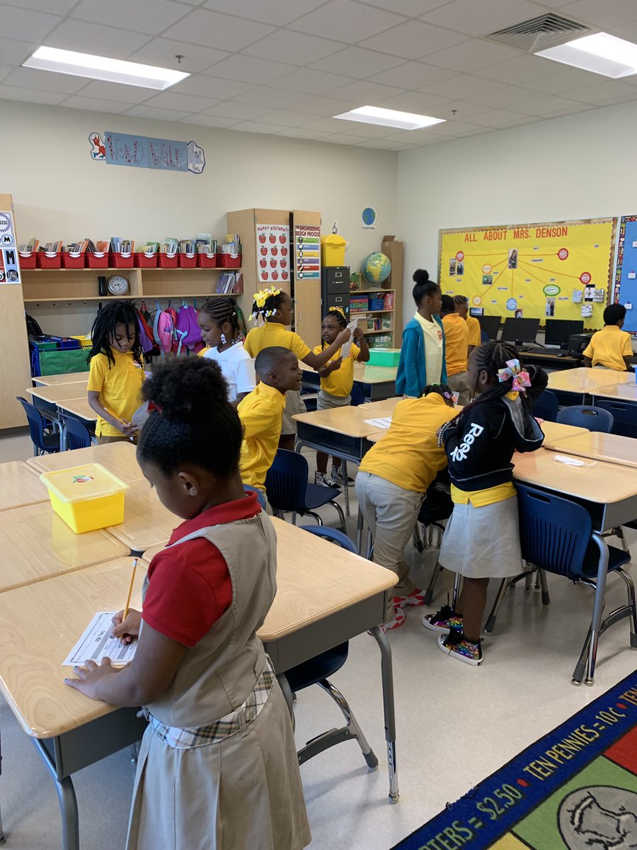 MichelleDenson8's tweet image. #GettingtoKnowEachOther#FirstDayogSchool#2ndGraders @WeemsYolanda @DrSharpe3 @marcopitts