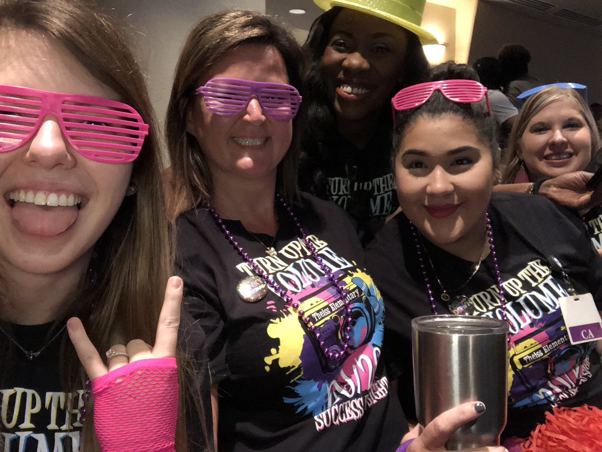 MsEmilyCole1's tweet photo. Ready for a great year! TURN UP THE VOLUME!🎶💥 #kleinfamily #promise2purpose https://t.co/8jbl1BEd6j