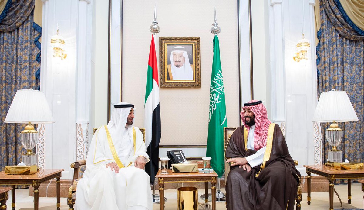 KSAMOFA's tweet photo. #منى| #ولي_العهد يلتقي في منى، الشيخ #محمد_بن_زايد، ويستعرضان العلاقات الثنائية بين البلدين الشقيقين وفرص تطويرها، بالإضافة إلى بحث المستجدات الإقليمية بما فيها التطورات على الساحة اليمنية والجهود المبذولة تجاهها بما يحقق أمنها واستقرارها. https://t.co/ggHtRYAZNl