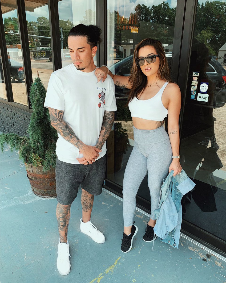 imferrealthough's tweet photo. When you force your brother to be extra with you 🤷🏽‍♀️ https://t.co/adsyccnfmt