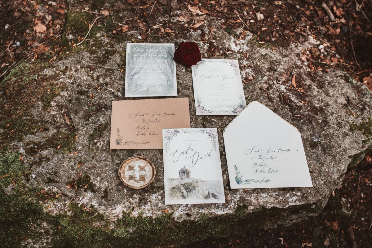 Paper_Bark's tweet image. We LUUURVE painting bespoke wedding stationery. this was for a shoot based on a wedding we did recently! 

#bespokeweddingstationery #weddinginvitations #paperbark #bestweddingstationery