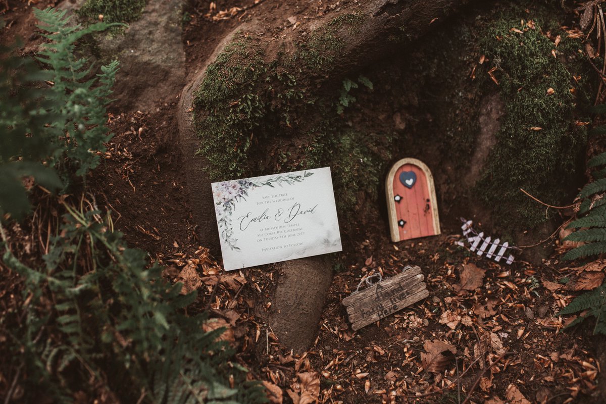 Paper_Bark's tweet image. We LUUURVE painting bespoke wedding stationery. this was for a shoot based on a wedding we did recently! 

#bespokeweddingstationery #weddinginvitations #paperbark #bestweddingstationery