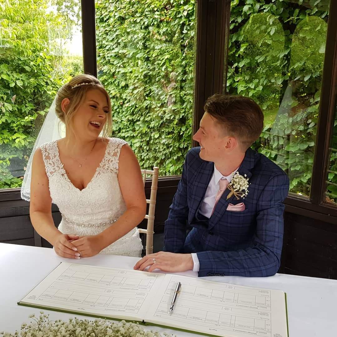 MuaRelizabeth's tweet photo. Congratulations to Mr &amp; Mrs Rusby🤵👰 Thank you for having me was a beautiful day. https://t.co/Ufh24eFgMJ
