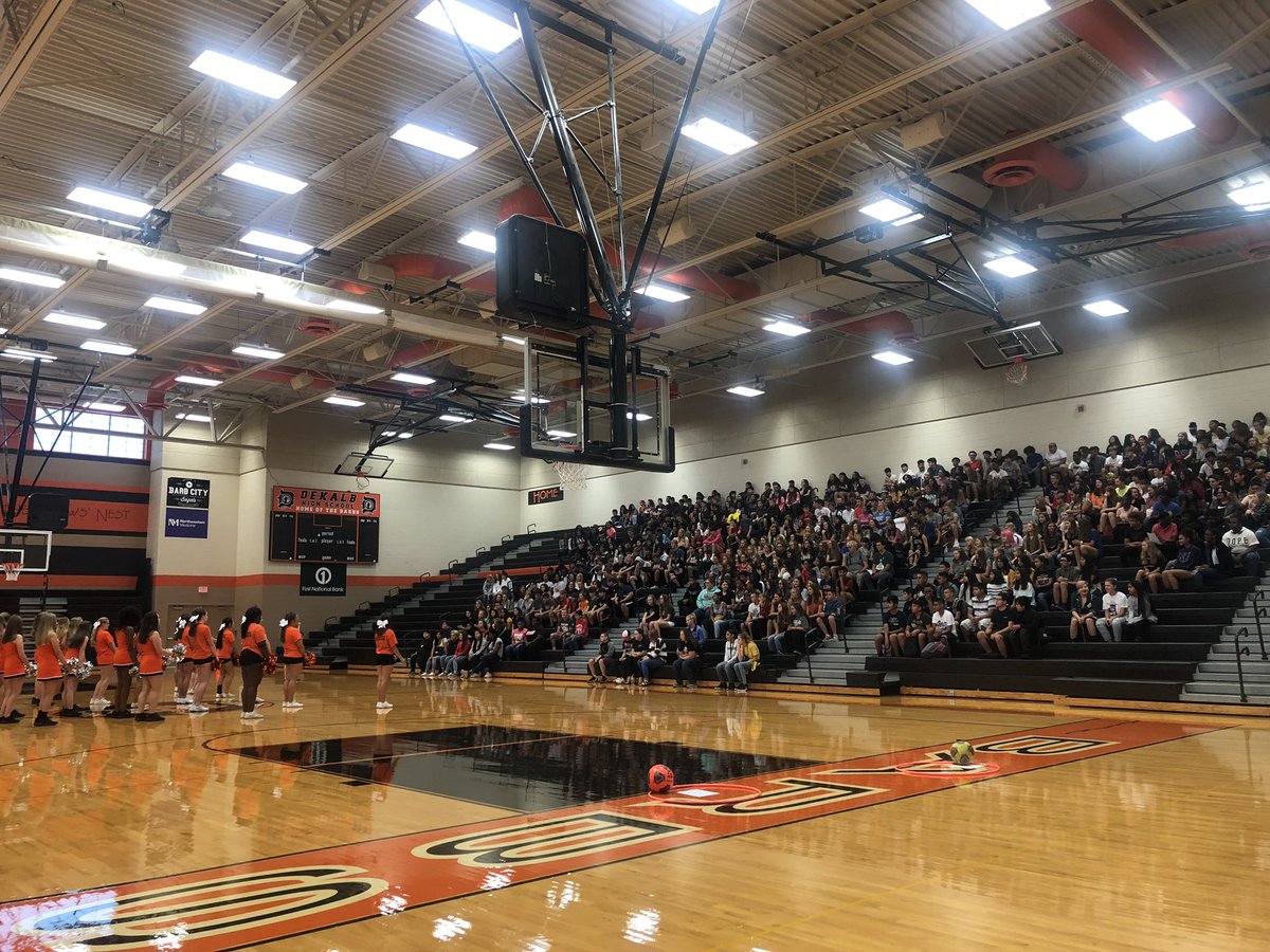 DeKalb_Cheer's tweet photo. Welcoming the class of 2023 to DeKalb High School this morning! #dvc #djvc #onlyonebarb https://t.co/aOQLf9VAqe