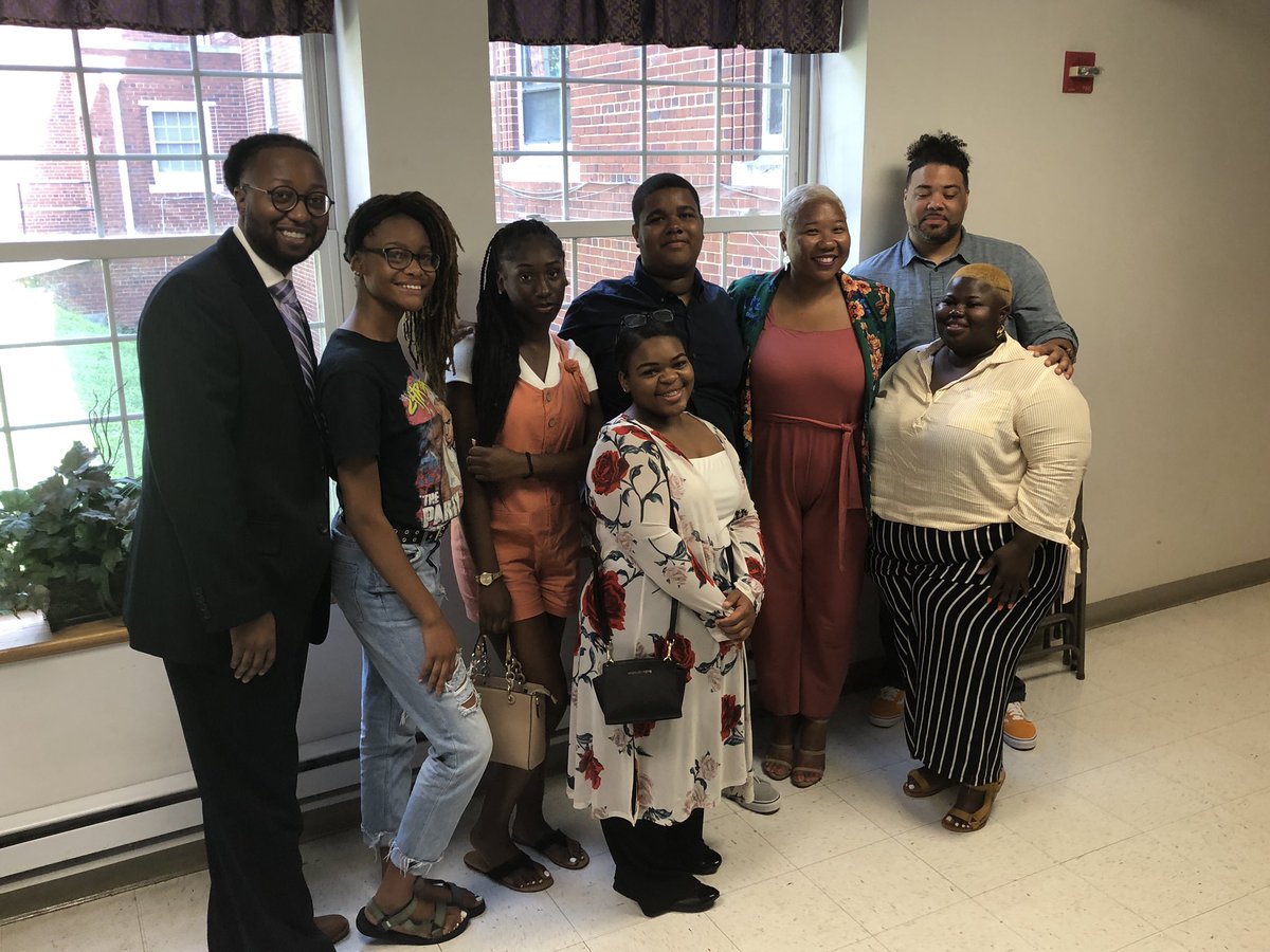 kun_ye's tweet photo. It takes a village... we support our scholars outside of the Big Tech as move forward #friendshipFWD19 #fpcstp #SundayFunday #classof2021 https://t.co/oVMIJEj612
