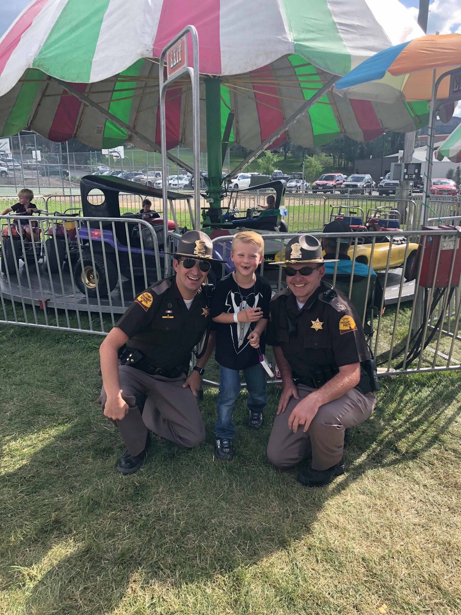 UTHighwayPatrol's tweet photo. Carson, 6, hopes to be a State Trooper when he grows up and couldn’t have been happier to meet Troopers Boyd and Neerings. UHP looks to carry our weekend fun into this workweek! Help us out by buckling up and driving alert. https://t.co/gaUW3etWJo