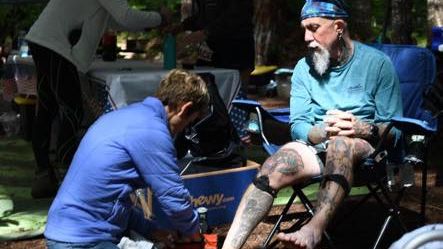 stillbrave's tweet photo. Tattoo Tom is STILL RUNNING! Mile 132!
Show him some LOVE today! Help us break through the $150,000 mark today!
https://t.co/Y2PV6zj4K8
#childhoodcancer
#RenegadeAF
#Stillbrave
#TwoFeathers https://t.co/3lkLybmjcZ