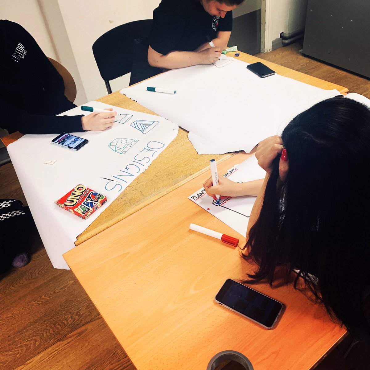 TeamPMA2's tweet image. 👏🏻 Hard work today our designer Team doesn’t fail to impress us 👏🏻

❤️ Special thanks to these companies for donations ❤️

❤️ Wilkos - Nottingham/ Newark ❤️

❤️ @AldiUK - Bingham ❤️

❤️ @MooresGarden ❤️

❤️ East Bridgeford garden centre ❤️

❤️ @FromPaperchase - Nottingham ❤️