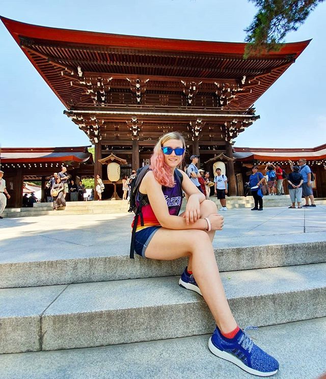 lauryDIY's tweet photo. El Japón tradicional es precioso 🤩. Ah! Y mi pierna no es tan larga 😂 no sé por qué ha salido así 🤪 #japon #japan #otakugirl #manga #anime #shibuya #templomeiji  #santuario https://t.co/SJELmfNElc https://t.co/xhStnbece8
