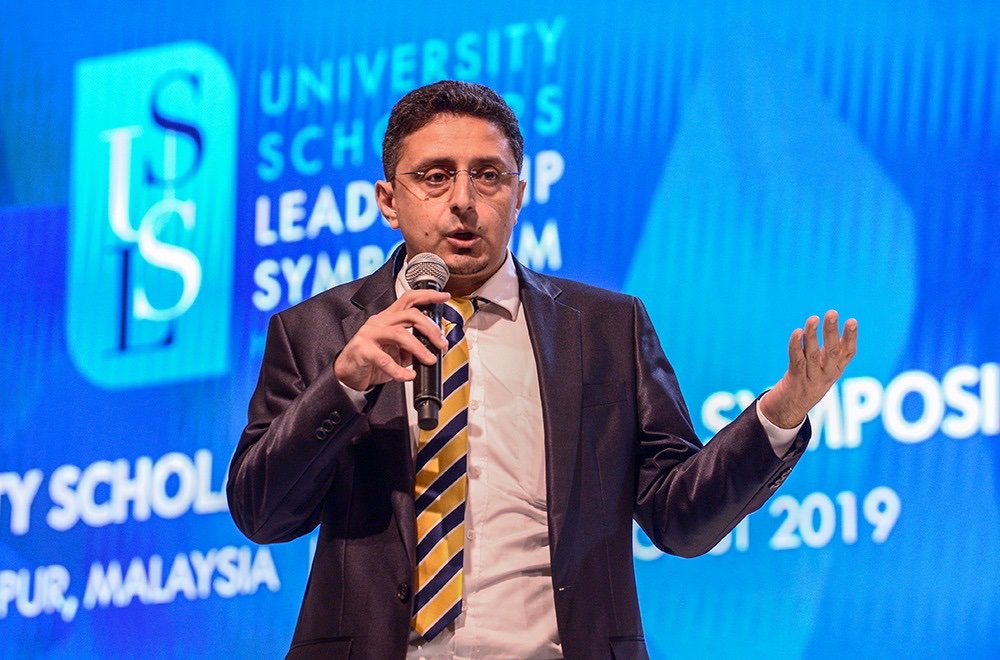 EiadYafi's tweet photo. Speaking at 10th University Scholars Leadership Symposium 2019, Kuala Lumpur, Malaysia #USLS2019 #humanitarianaffairs #usls10 https://t.co/mrSZNORvsZ