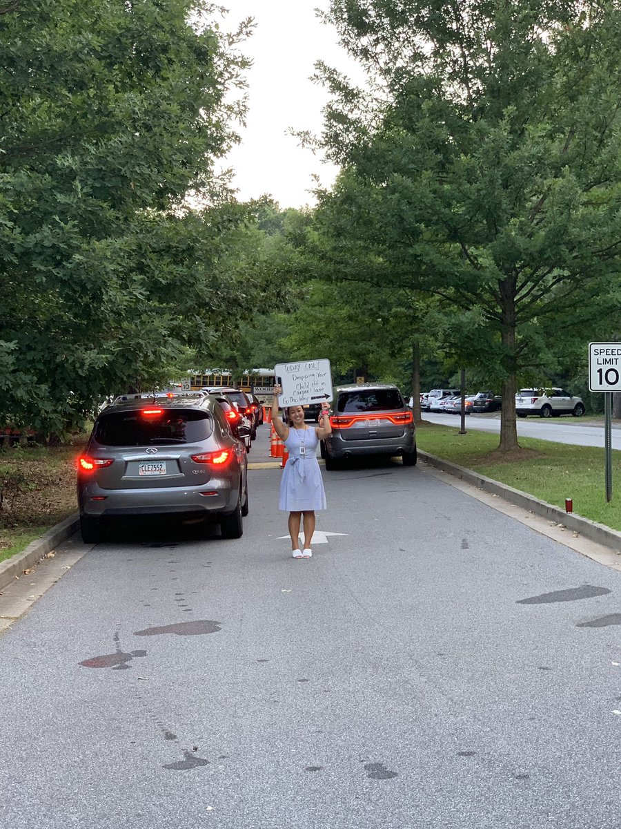 becca_s_goddard's tweet photo. So happy to start my day at @WESWildcat with amazing students, teachers, and parents. Those smiles were beaming bright today! Thanks for having us!! #FCSLearningStartsDay1 #CarpoolCrew @hoke @MsIrisIm https://t.co/oofulkZvVQ