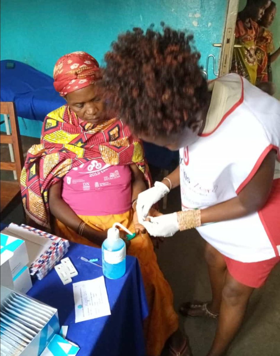 ClubUmuco's tweet photo. Sur 27 sites à travers le pays, plus de 20.000 tests et des centaines de personnels soignants et de rotariens mobilisés pour cette campagne visant à éradiquer l'hépatite au Burundi #RotaryEnAction #zerohepatitis #rejoignezLeCombat https://t.co/PHLCcecKGk
