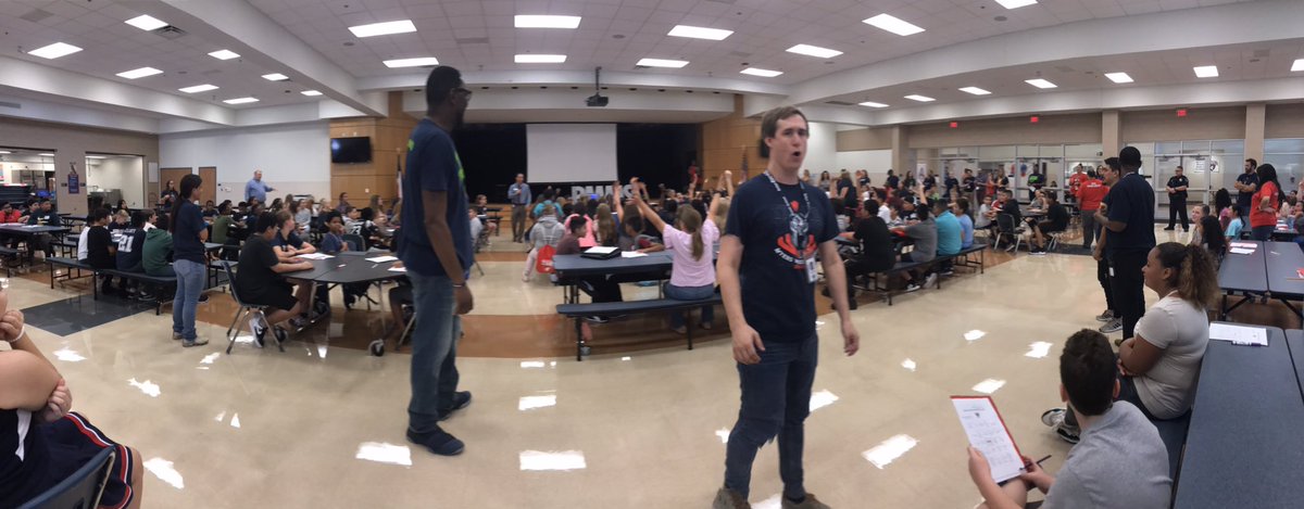 LenertBMMS's tweet photo. Welcome 6th Grade Titans! #oneheartbeat #titanproud https://t.co/7JF2GvUxsP