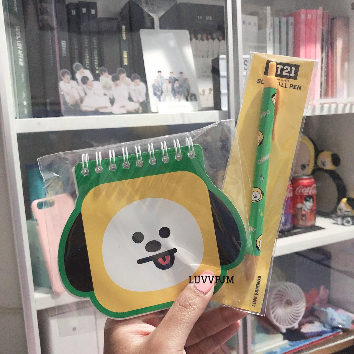 luvvpjm's tweet photo. 🎁 BT21 Chimmy Memobook &amp; Pen GA  🎁

💛1 winner, worldwide 
💛 just rt, like &amp; follow me if you want to!  
💛 ends on 21st Aug 

goOooOd luck ✨ https://t.co/Bh450UKfp3