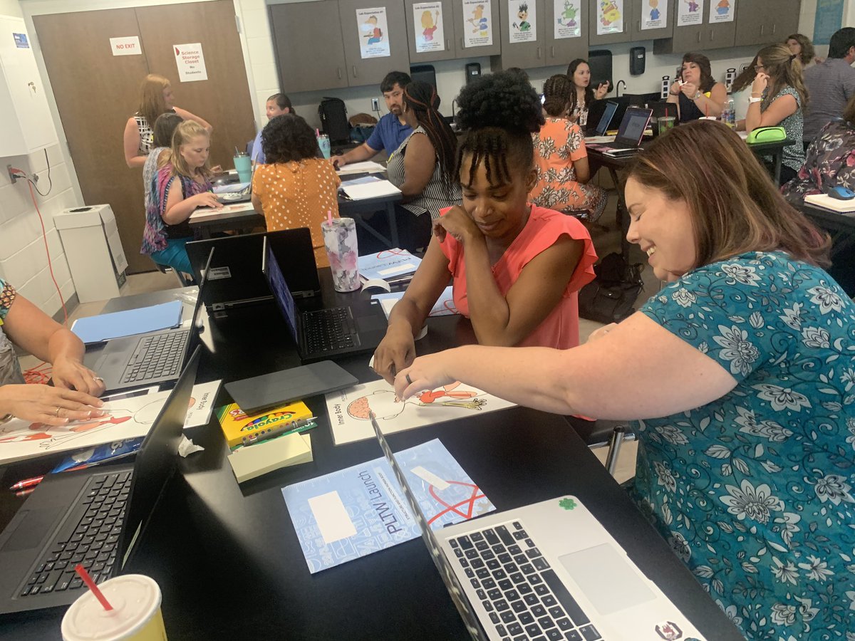 MegBarberVBD's tweet photo. ✌️Great energy as @julia_xistris shares and 👨🏫👩🏫’s begin to explore🙌 #HCSPLTW #PLTW #leadHCS #HCSelementry https://t.co/uY2KNBQ74W