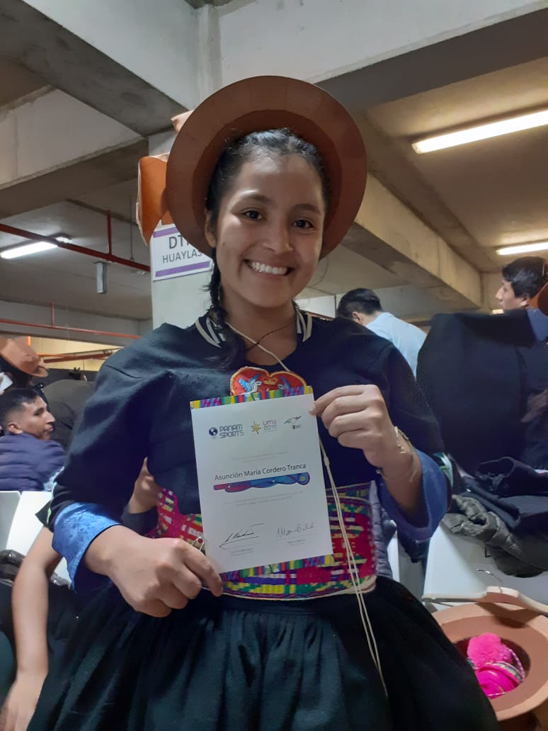 Caraz también estuvo presente en los #Panamericanos2019: Asunción Cordero Tranca formó parte del elenco de danzantes de Huaylarsh que participaron en la clausura de #Lima2019. Pertenece al elenco '2 de enero' y estudia en la Escuela Nacional de Folklore José María Arguedas.