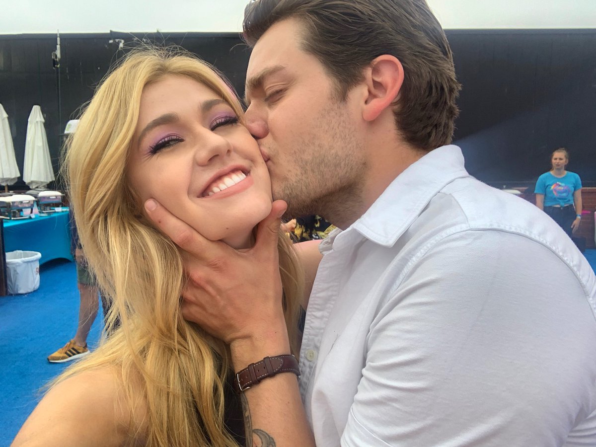 iimevam's tweet photo. There was this moment where we were robbed about the finale and Kat dropped this and saved us   
&amp;
There was this moment where we were robbed about the awards and Kat dropped this and saved us. 

Kat is our saviour. https://t.co/5iASWfaImy