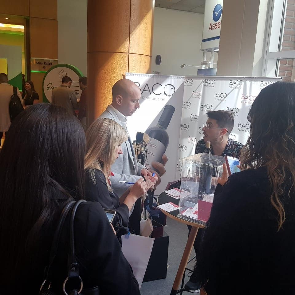 Expoestrategas's tweet photo. #BacoClub  Sortea 3 vouchers por 2 cupos cada uno para el curso de Vinos que Baco dará en octubre.

8 clases en la UCA de Puerto Madero
1 evento graduación en hotel 5 estrellas 
Completá el cupón en su stand en primer piso. El sorteo se realiza en su workshop. #Expoestrqtegas2019 https://t.co/AhkInwFla6