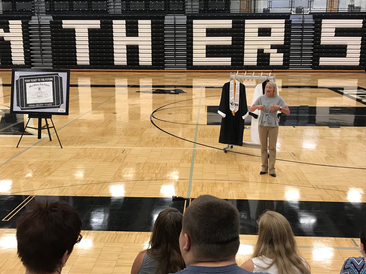 _BrianField's tweet photo. Great Freshman kick off! So excited for the many opportunities WOHS provides! #gowo ⁦@WestOttawaHS⁩ ⁦@ReineckeWO⁩ https://t.co/sknETi2EU4