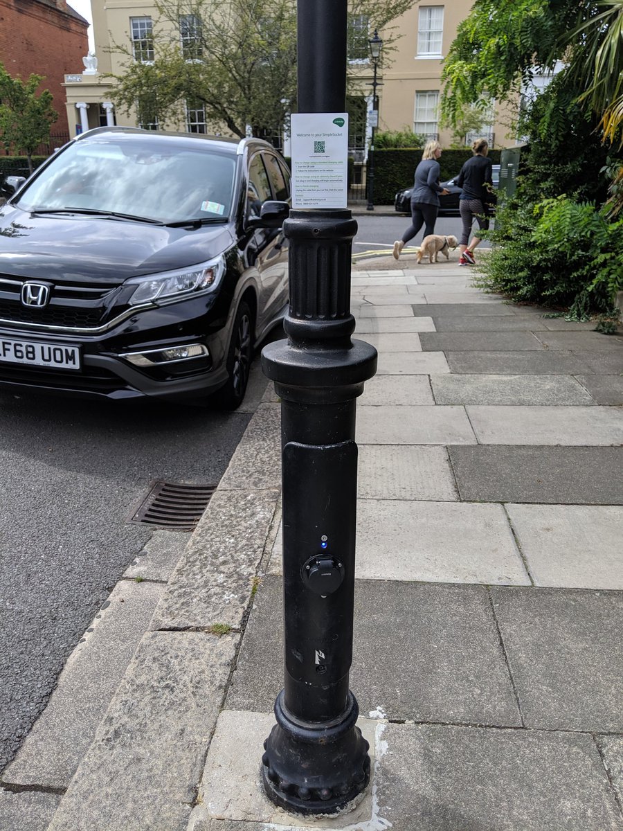 AndLund2020's tweet photo. Discovered this cool #SmartCharging lamppost near my home @LBHF #emobility https://t.co/1bCjbTJl9M