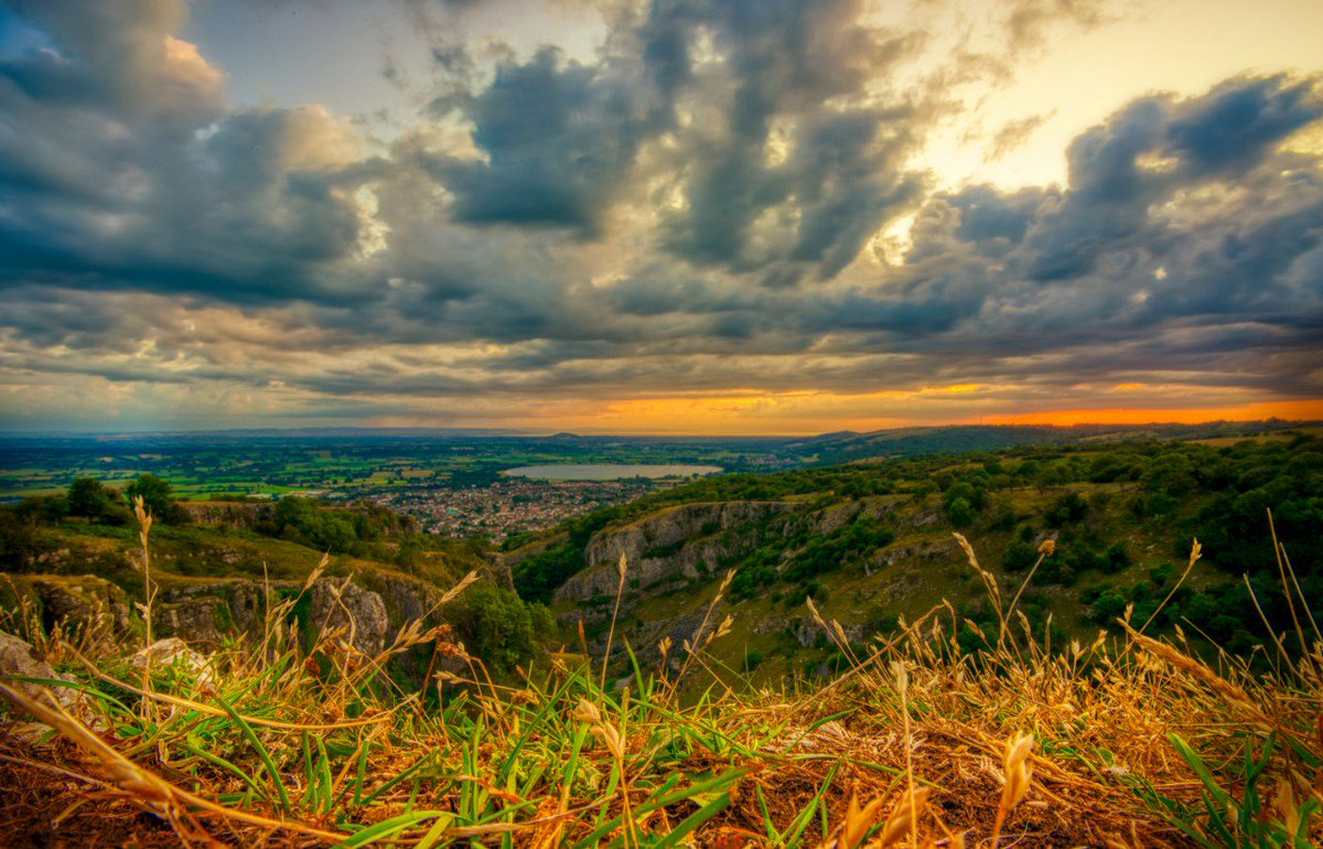 VisitSomerset's tweet photo. Wow, check out that view! 🤯

Why not visit #Somerset's historic treasures, including @CheddarGorge_, @DunsterCastleNT and @Bishops_Palace, this summer: https://t.co/81d5OoJjlW

📸 https://t.co/hodFra5QUH https://t.co/jOOYVsPQ7i