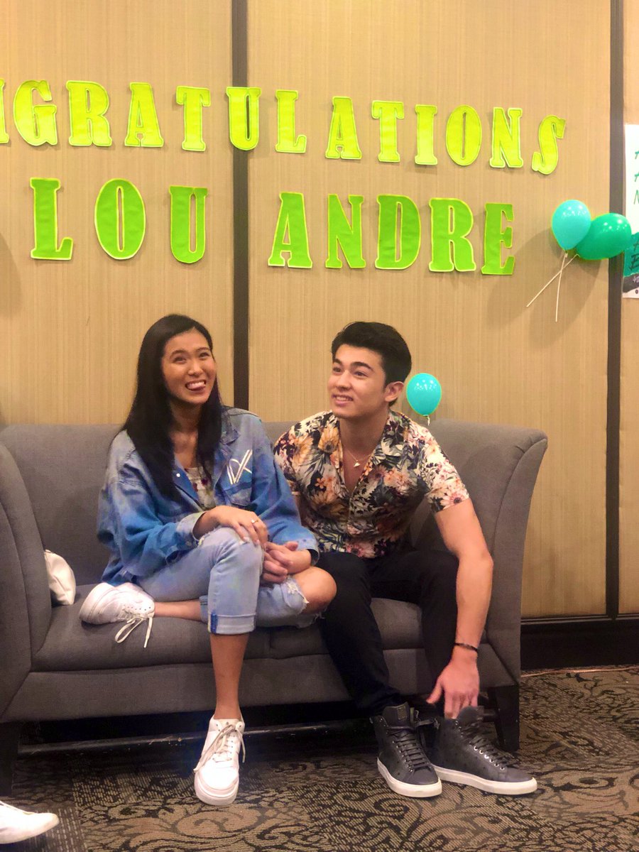 heygetoffanon's tweet photo. You guys look like an emoji

LOUDRE VictoryParty https://t.co/CmmTx2WvqY