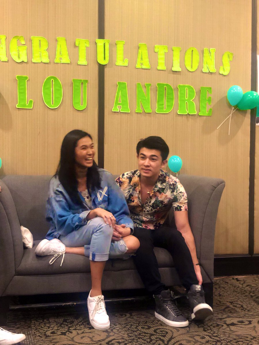 heygetoffanon's tweet photo. You guys look like an emoji

LOUDRE VictoryParty https://t.co/CmmTx2WvqY