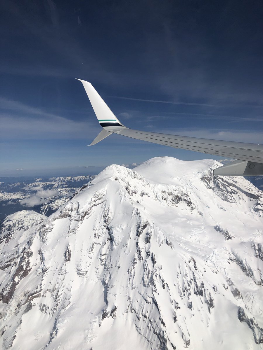 MissTasha's tweet photo. @AlaskaAir This view never gets old! Thank you @AlaskaAir https://t.co/6CgZkt9i6A