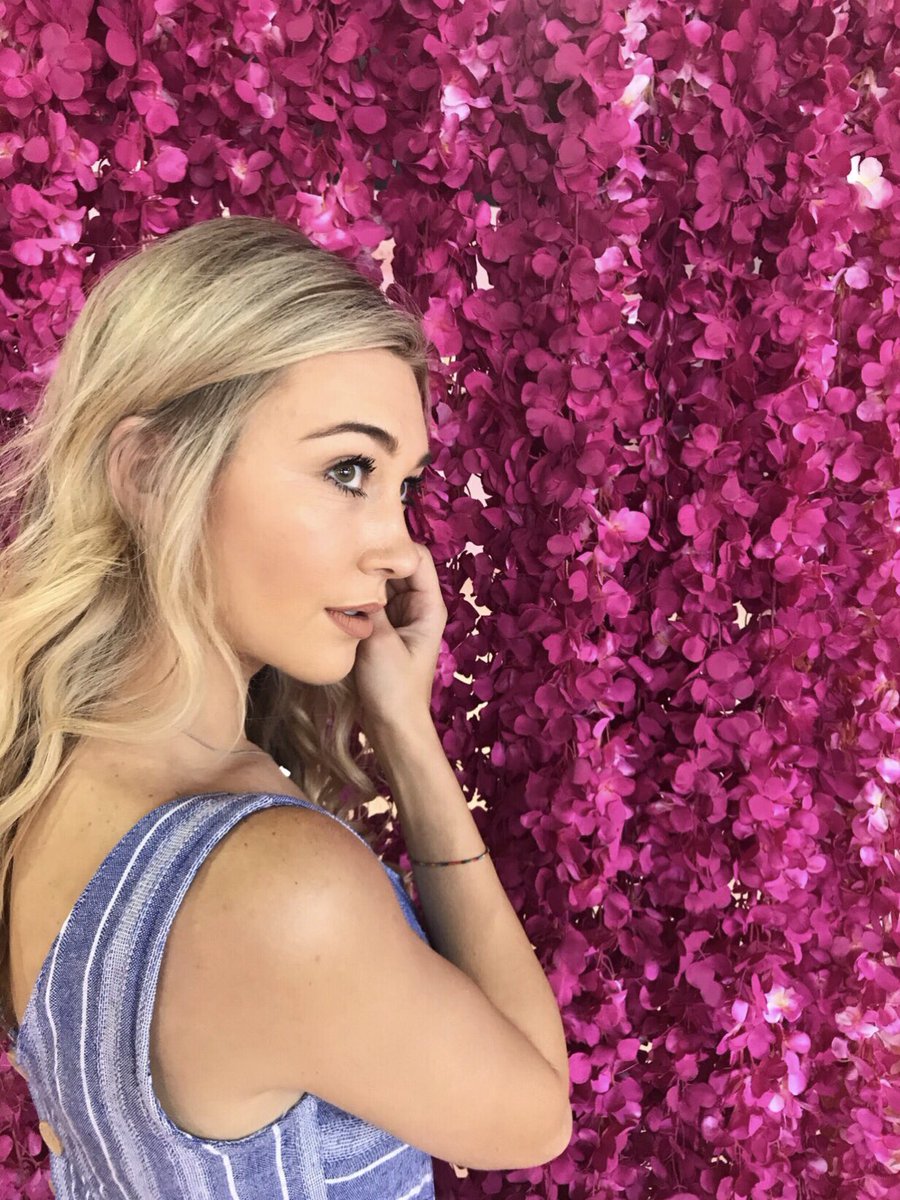 bree_livechee's tweet photo. 🌷🌸🌺🌹 https://t.co/VFh9K88dyF