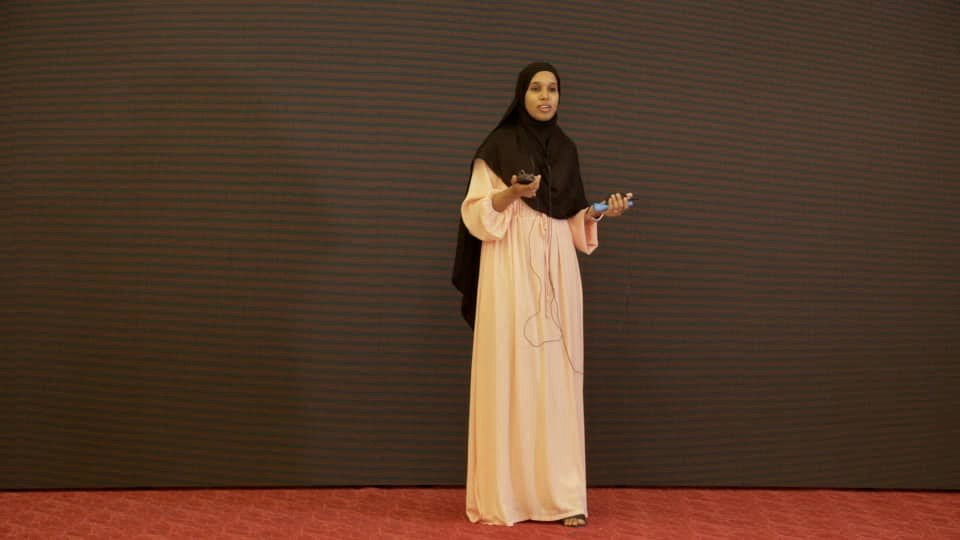 Zahraqoranne's tweet photo. It was a privilege and honor for me to be invited to speak at this beautiful event. Thank you @aleelodotcom, and the youth behind this business, for your contributions to this country. I am satisfied with your services. #DalIyoDad https://t.co/dTFPkfcUSA