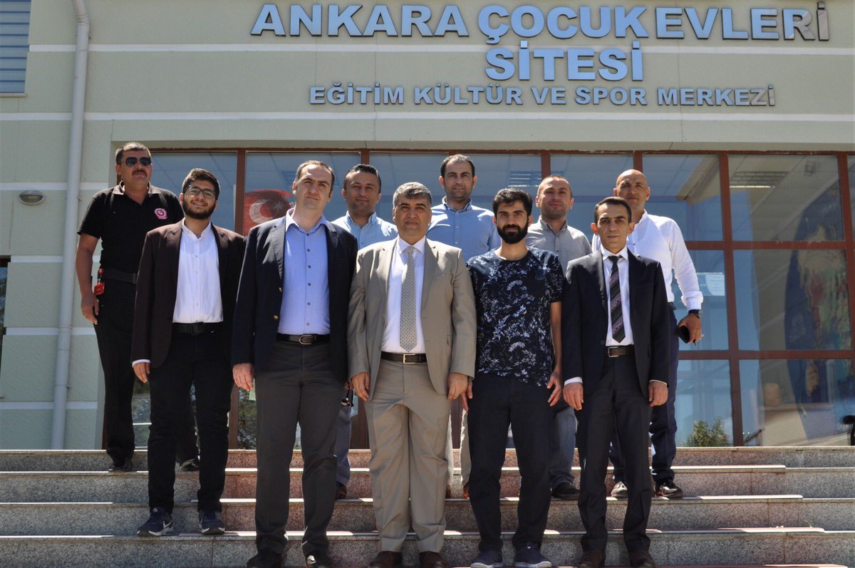 İl Sağlık Müdürümüz Prof. Dr. Mehmet Gülüm, hizmet başkan ve başkan yardımcılarımız Ankara Saray Çocuk Evleri Sitesi Müdürlüğü'ne bayram ziyaretinde bulunarak, çocuklara oyuncak ambulans ve çikolata hediye ettiler.
bit.ly/31wnfpv