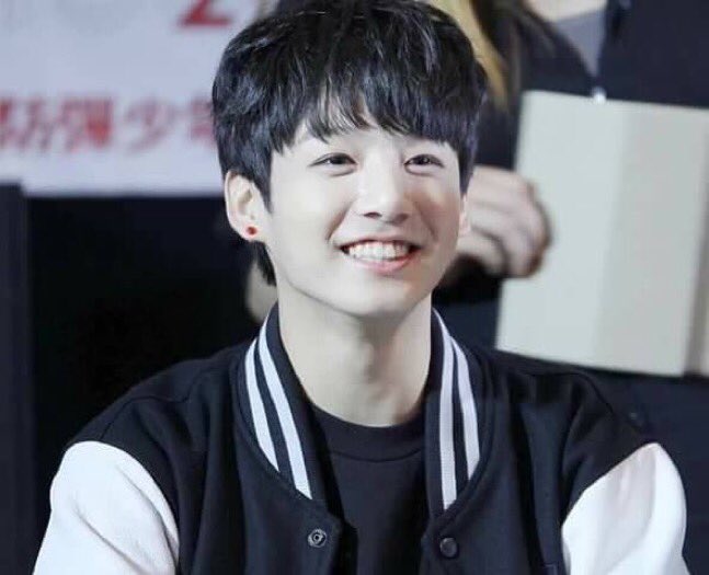 jimikth's tweet photo. Imagine this                  Hugging this
 Jungkook                        Jungkook https://t.co/yaMIF0f6n4