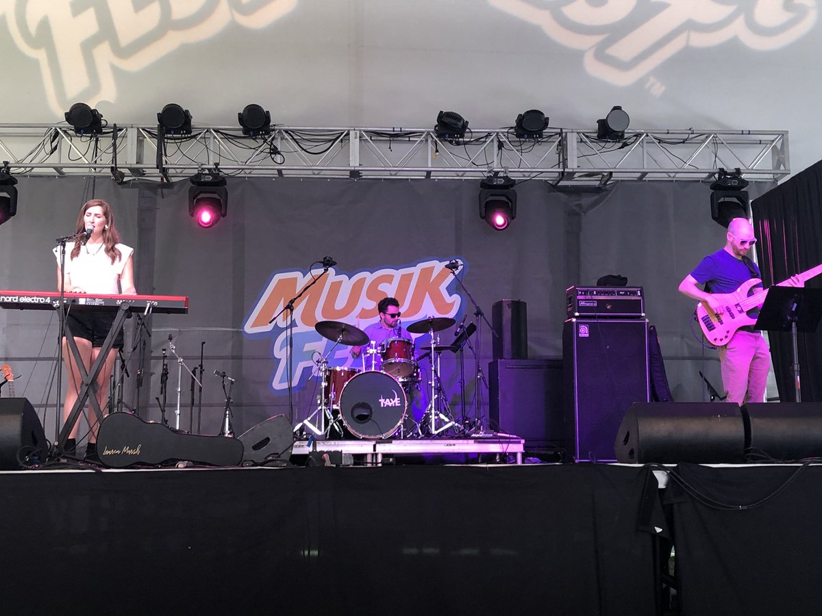 Lauren Marsh tweet media