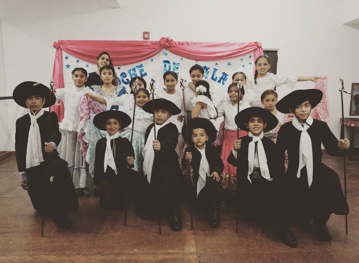 Taller de Folklore Esc. Armada Nacional este sábado vuelve a brillar..!!! 
<a href="/AbiiCala/">Abi Cala</a> <a href="/fguillesaavedra/">GUILLERMO SAAVEDRA</a> <a href="/artydance23/">Gilda Rodríguez</a> <a href="/juancarlosvilc/">Juan Carlos Vilca.</a> <a href="/patriciapinasco/">Patricia Pinasco</a> @YanilMarisol @