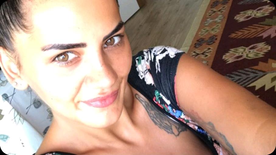 🔴 LIVE <a href="/ultraslanayca/">Ayça begen</a> on #YouNow younow.com/aycabegenn/191…