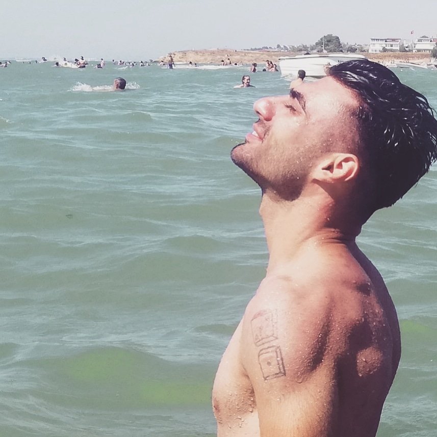 YZohrabov's tweet photo. Deniz kum ☀ 🏊 https://t.co/13tGqFU3ZA