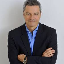 We are delighted to bring award-winning journalist and broadcaster @gavinesler to @talkRADIO - all week on Drive Time from 4-7pm. Join him! talkradio.co.uk/radioplayer/li…