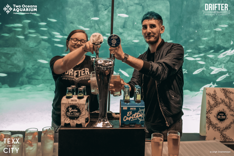 2OceansAquarium's tweet photo. Thanks for another rockin' #AfterDark19 @texxandthecity, @MannyWalters, #Luhra, and @DrifterBrewing! 🎸🐠🎙️
If you missed it, be sure to check out the amazing photos: https://t.co/zgHfTl587c https://t.co/AWWsOxg8PW