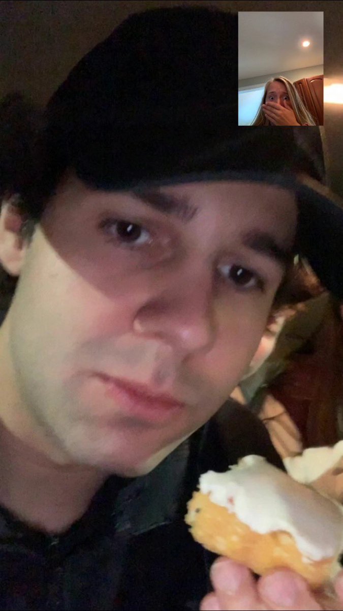 AllieRamm's tweet photo. omg!!!!! this is NOT fake!! I guess dming him every day pays off! definitely not made on an app my cousin has! it’s real! https://t.co/xiFQHiaMtX