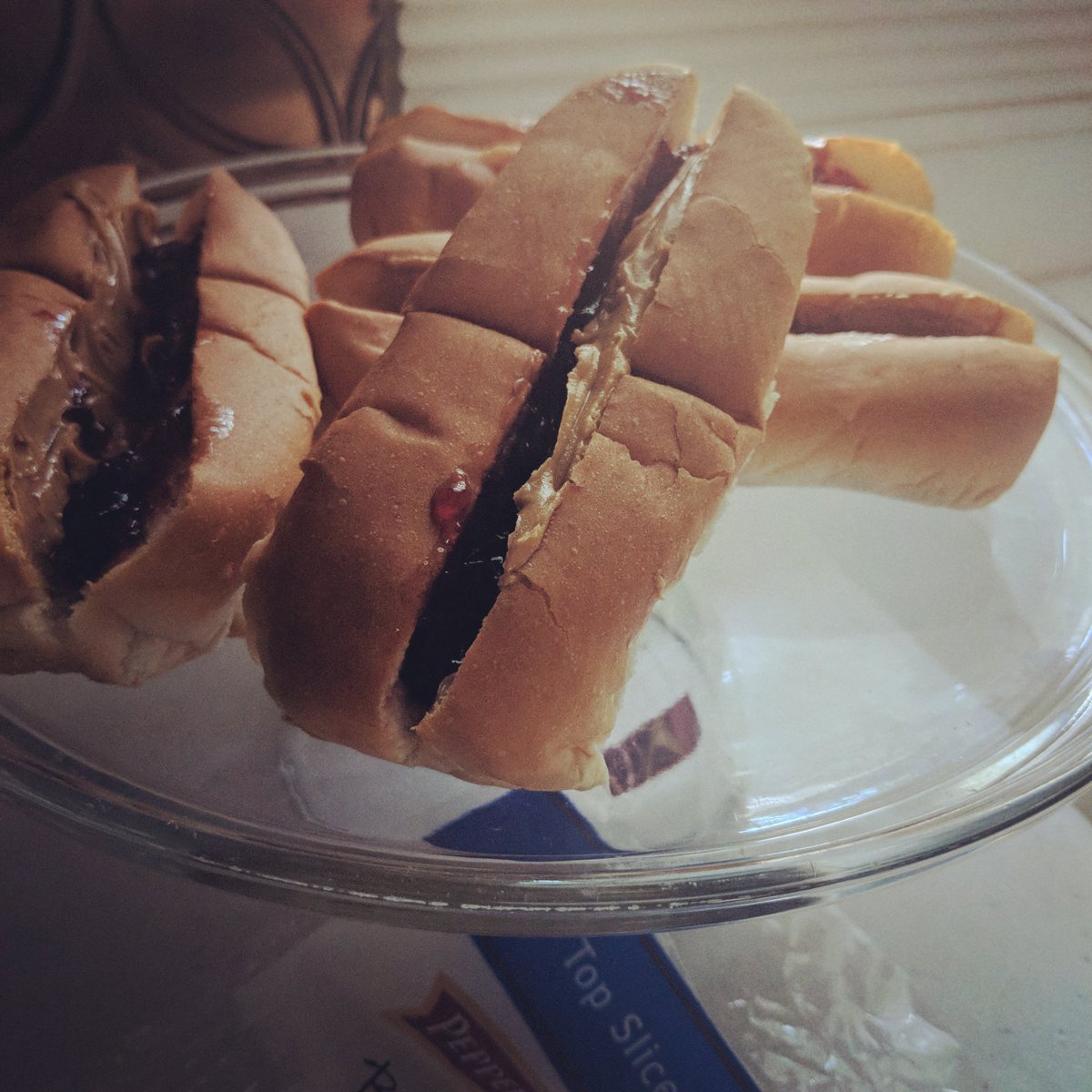 crelta's tweet photo. Yesterday's leftover hot dog buns are today's pb&amp;j boats. #respectthebunpromotion #useallthebread https://t.co/RXdUZI4aOi