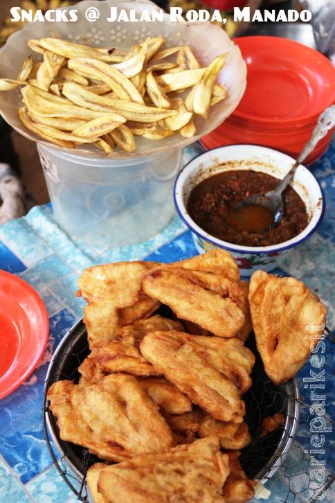 arieparikesit's tweet image. Apalagi #pisgor pakai sambal ikan roa, sedap power👌 ini makanan tempatan di Indonesia bahagian timur, ubi kayu, talas, sukun semua dicelup ke sambal roa.