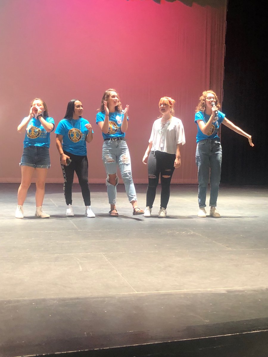 Leading Freshman class chant!