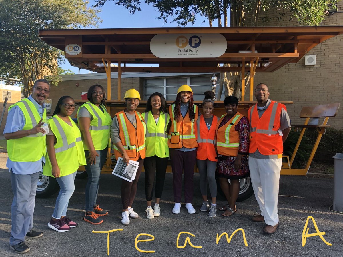 AliciaSMac's tweet photo. Welcome Back Alcott Elementary Team! Our Community Flyer Pedal Bike Ride! It was such a great experience to welcome back our parents and students this morning! @AlcottHISD @PrincipalRainey  @NicoleMooreHisd @dianaGibsonJoh1 @MrsTReyes https://t.co/kERvAeCvbk